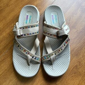 Skechers Outdoor Lifestyle Beige Sandals with Multicolor Woven Straps - Size 10